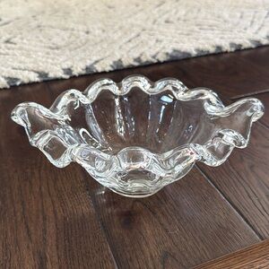 Glass Scallop-Edged Candy Dish / Table Bowl - Excellent Condition